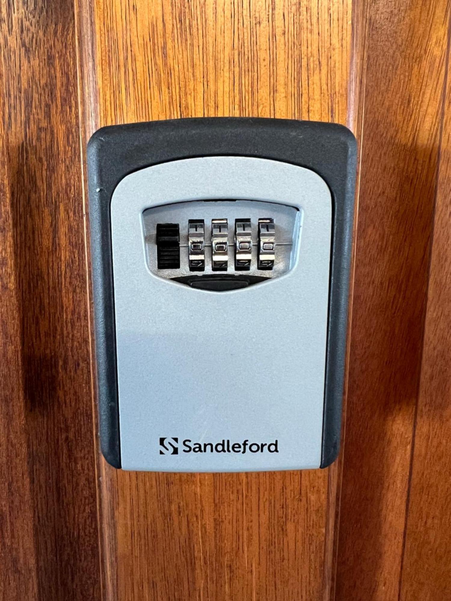 Gates - Contactless Hotel Mackay