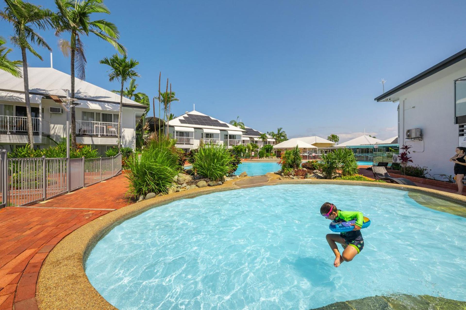 Resort The At Dolphin Heads