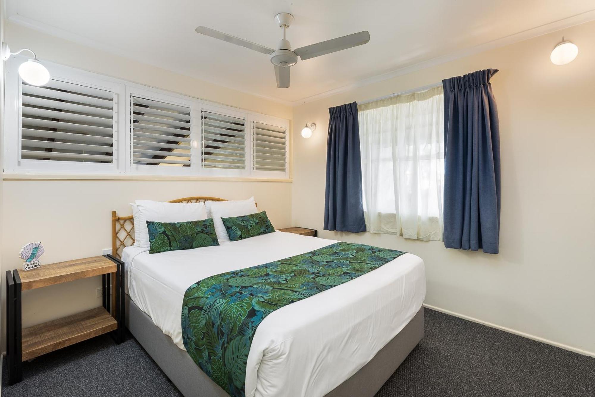 Absolute Front - Blue Pacific Apartment *