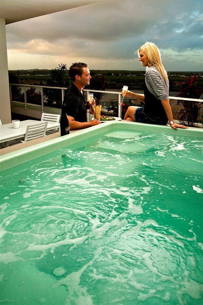 Lanai Riverside Aparthotel 4*