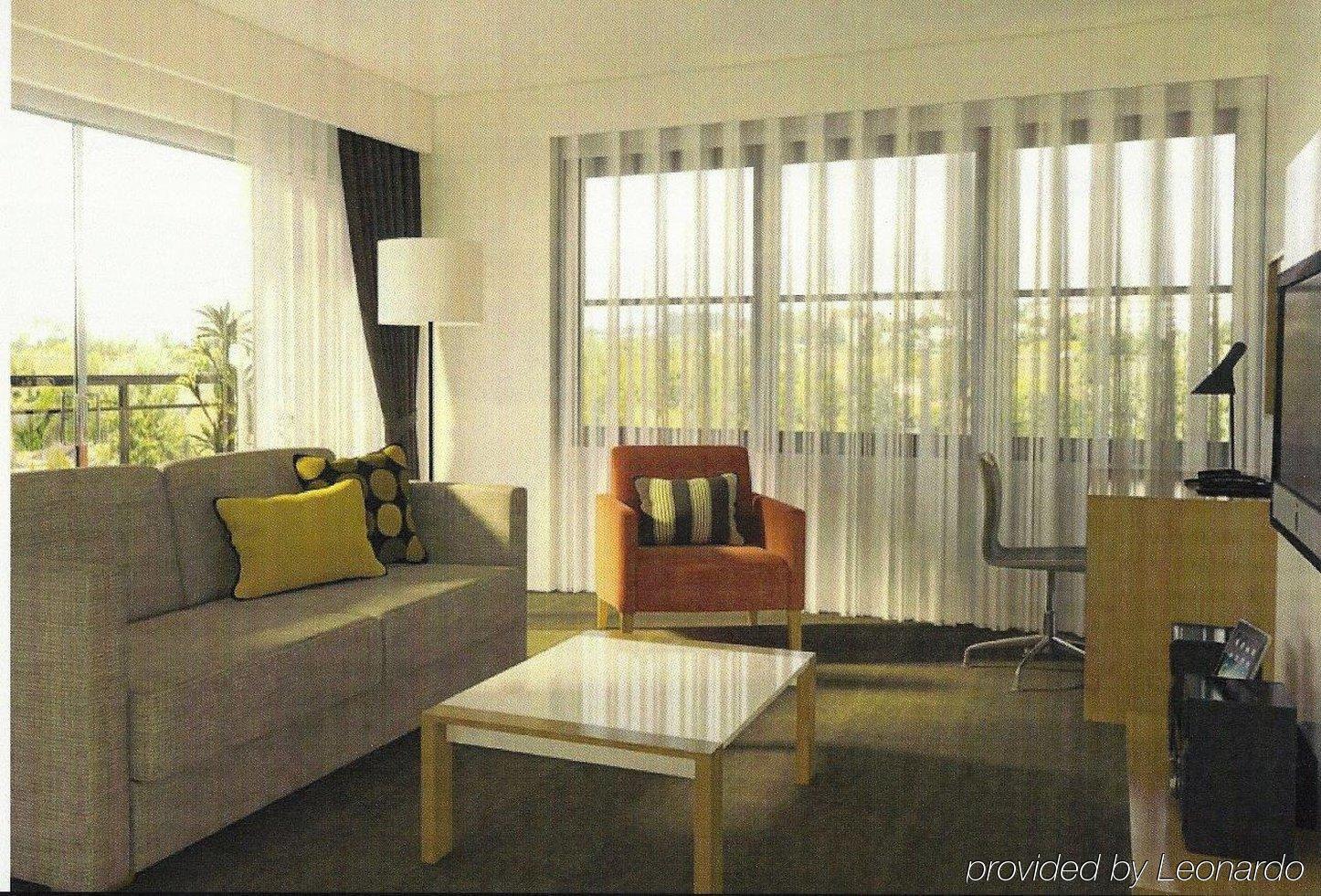 Quest On Gordon Aparthotel 4*