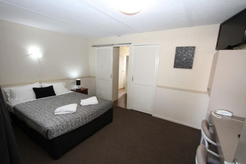 Miners Motor 3* Mackay