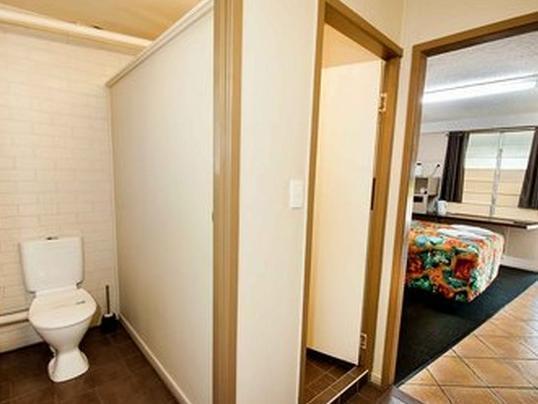 Motel Paradise 3*