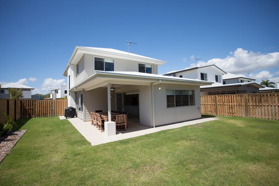 Petrie Beach Holiday