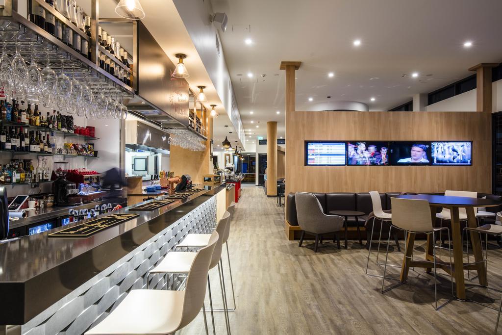 Ibis 4*