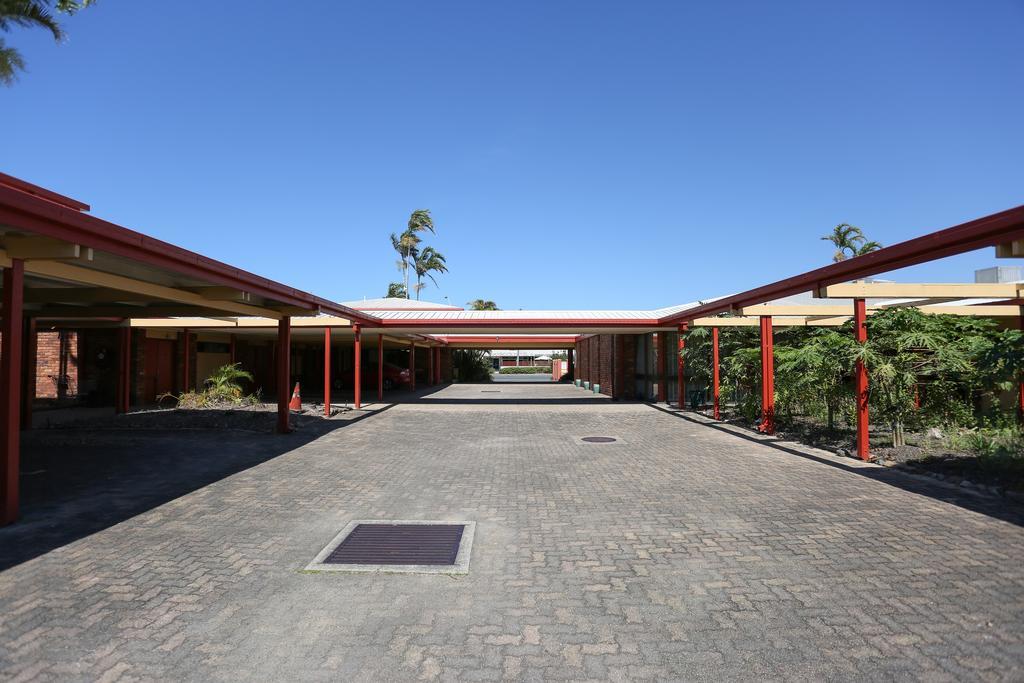 Reef Motel 4*