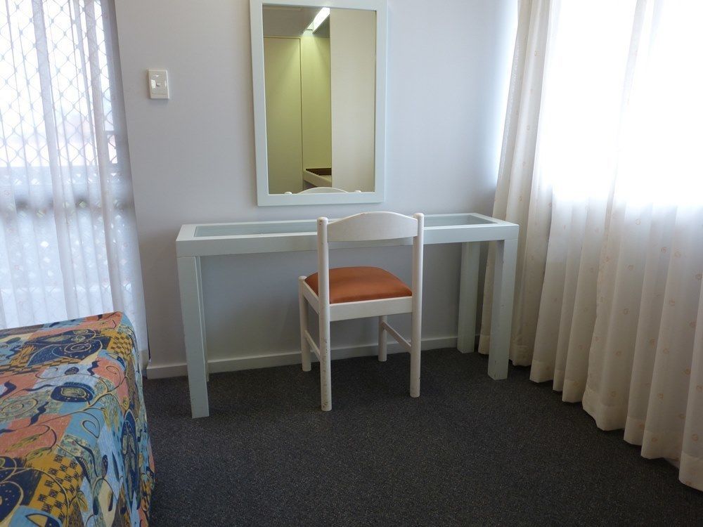 Reef Motel 4*