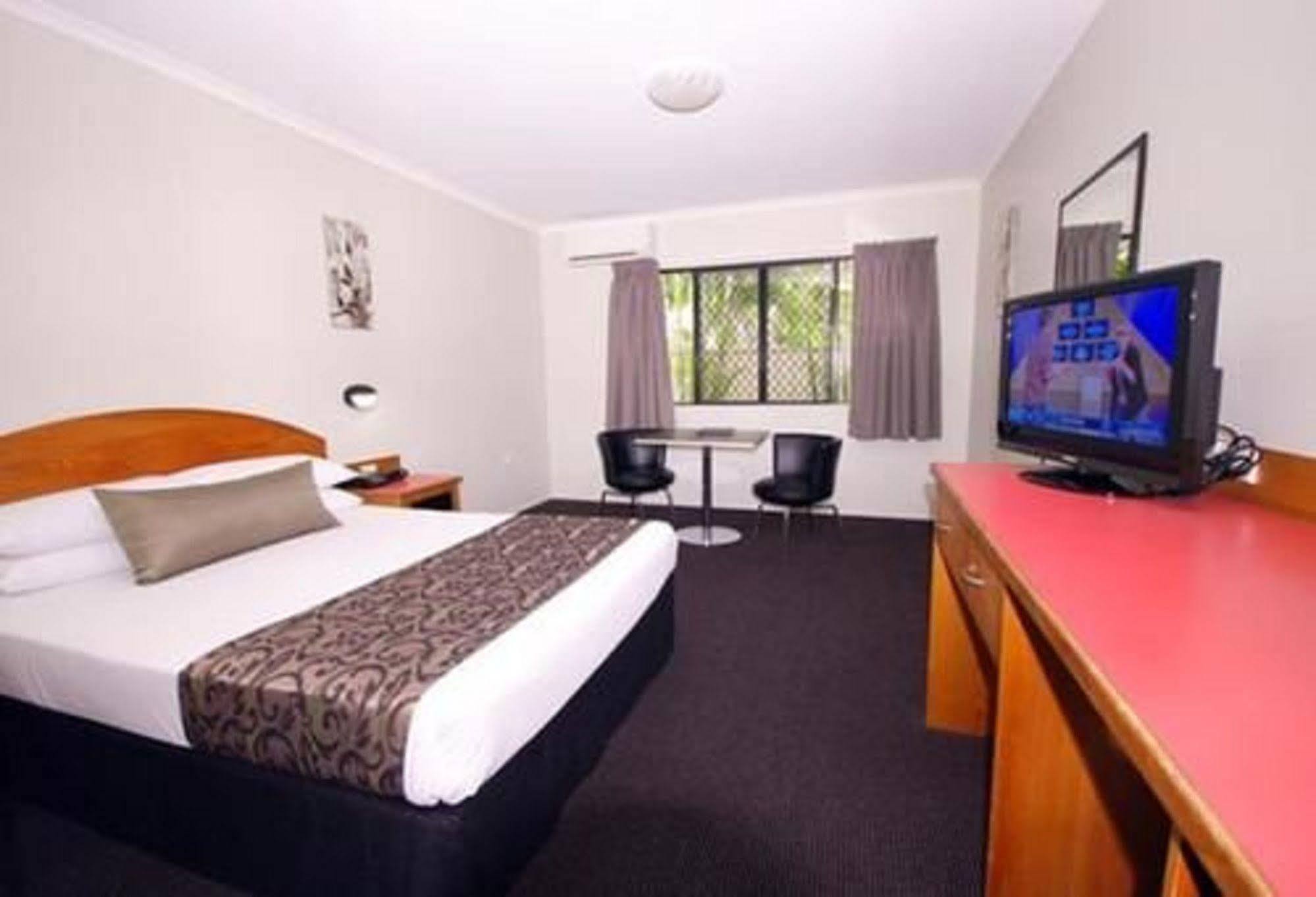 Country Comfort Hotel 4*