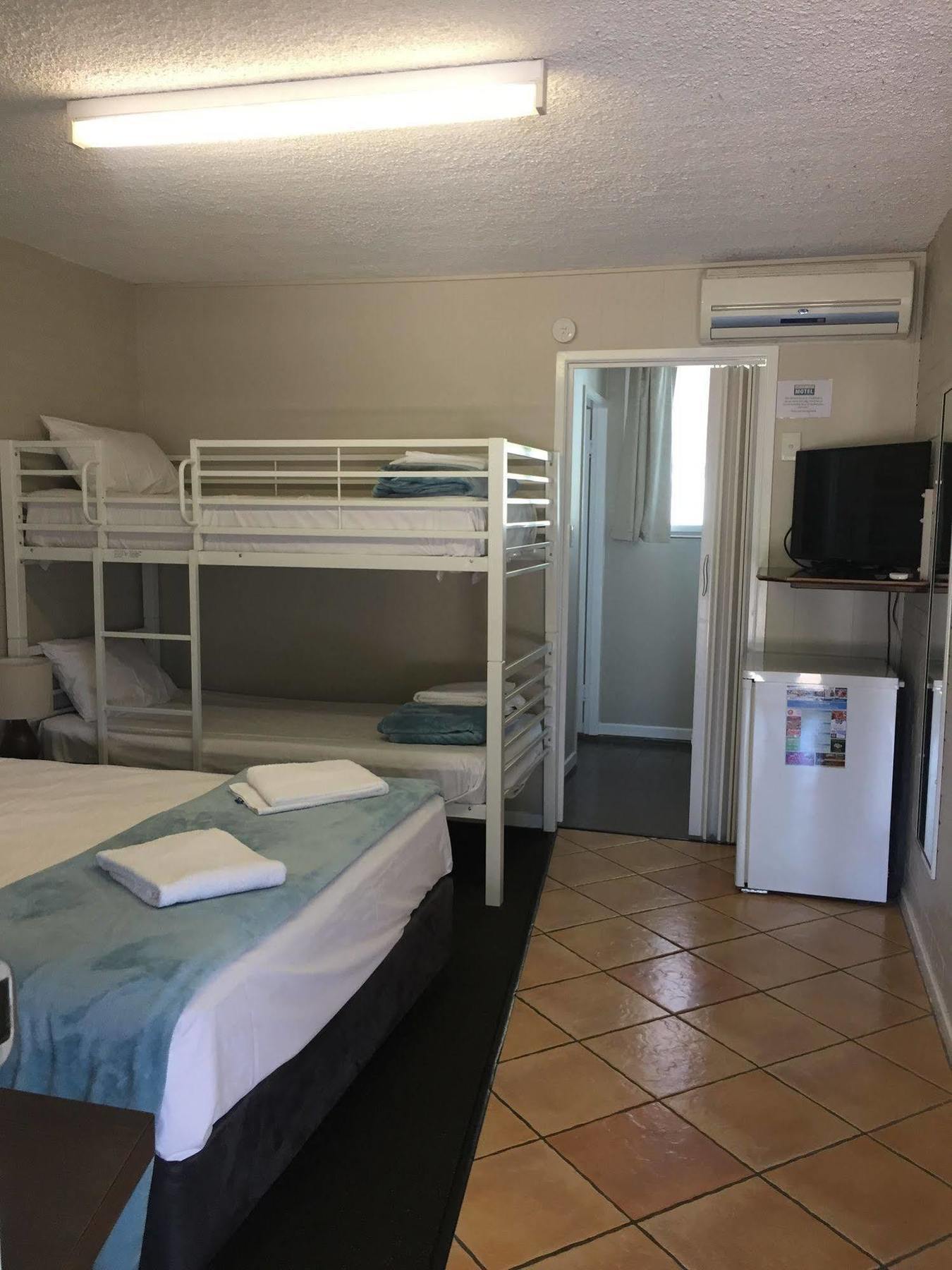 Paradise Motel 3*