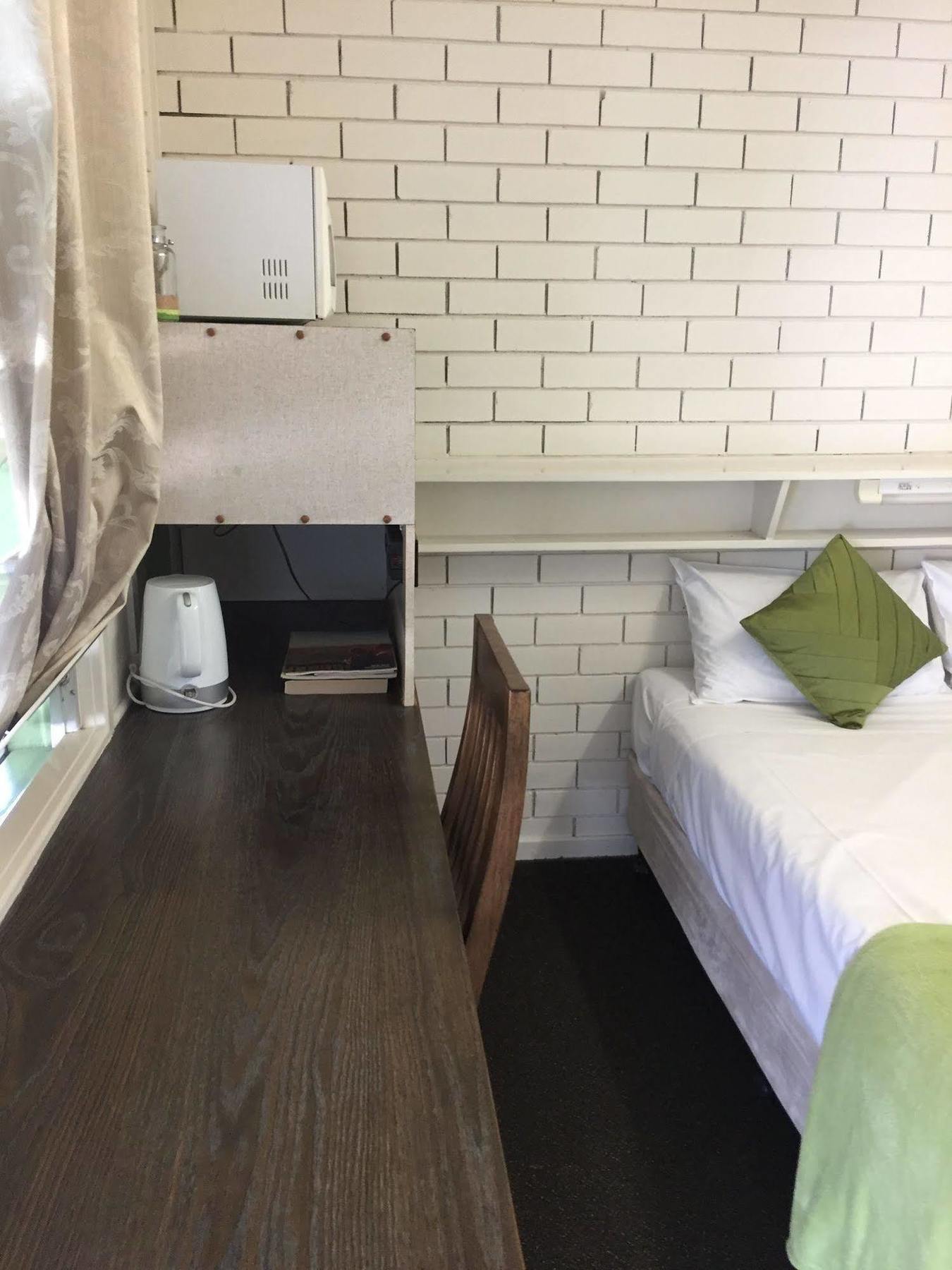 Paradise Motel 3*