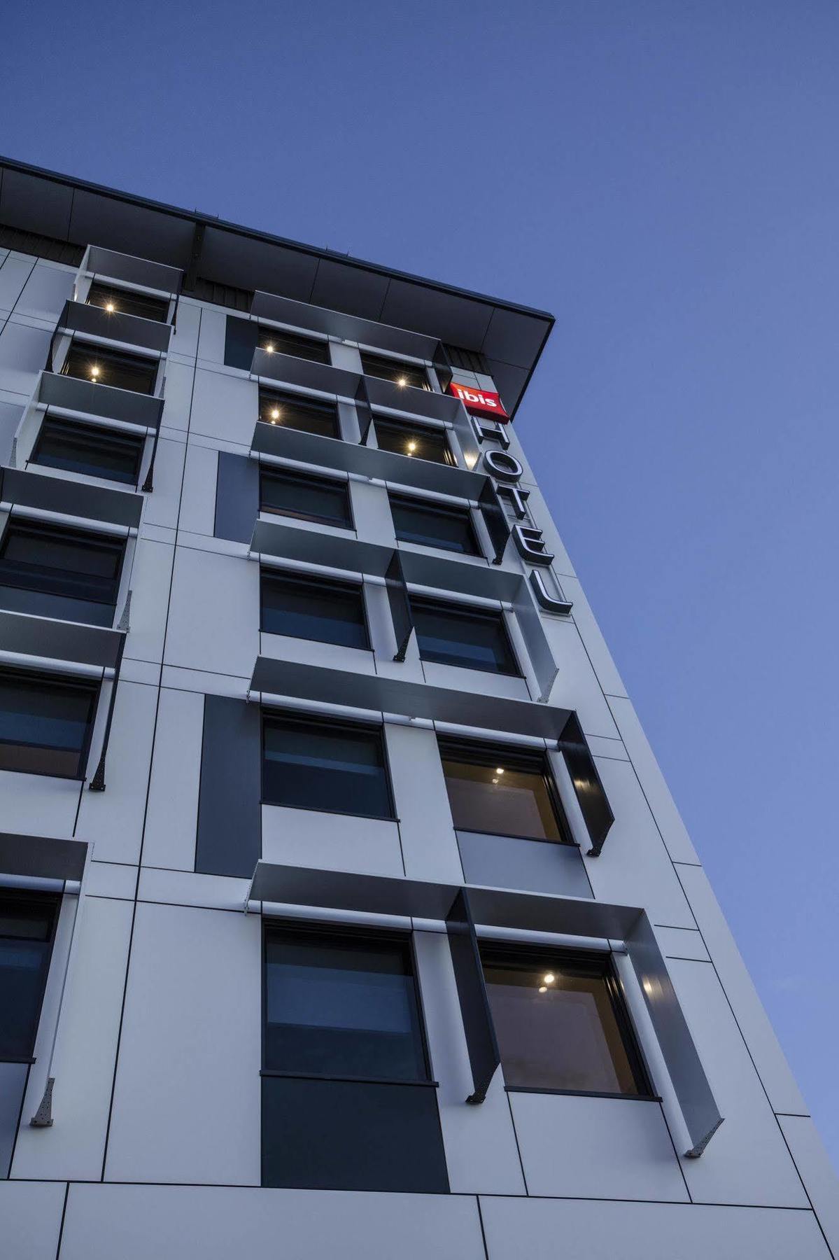 Ibis Hotel 4*