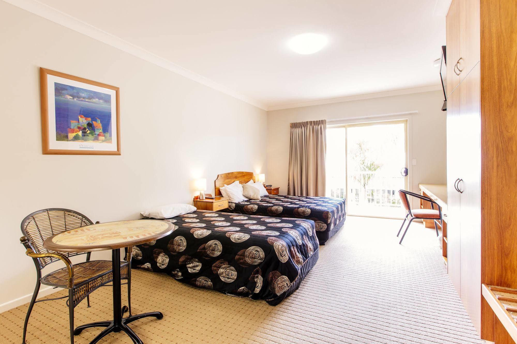 Motel Shamrock Gardens 3*