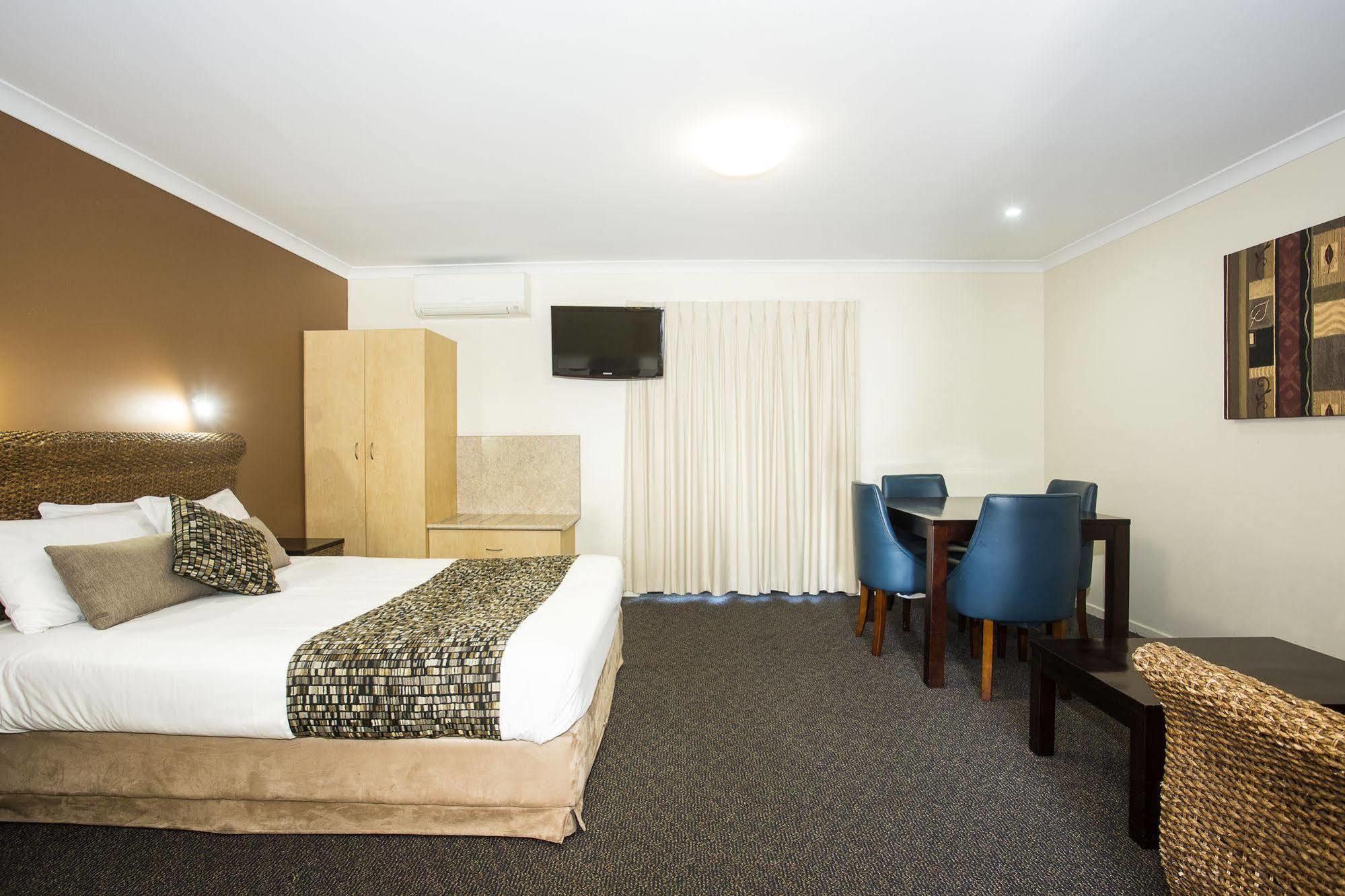 Coral Cay Motel