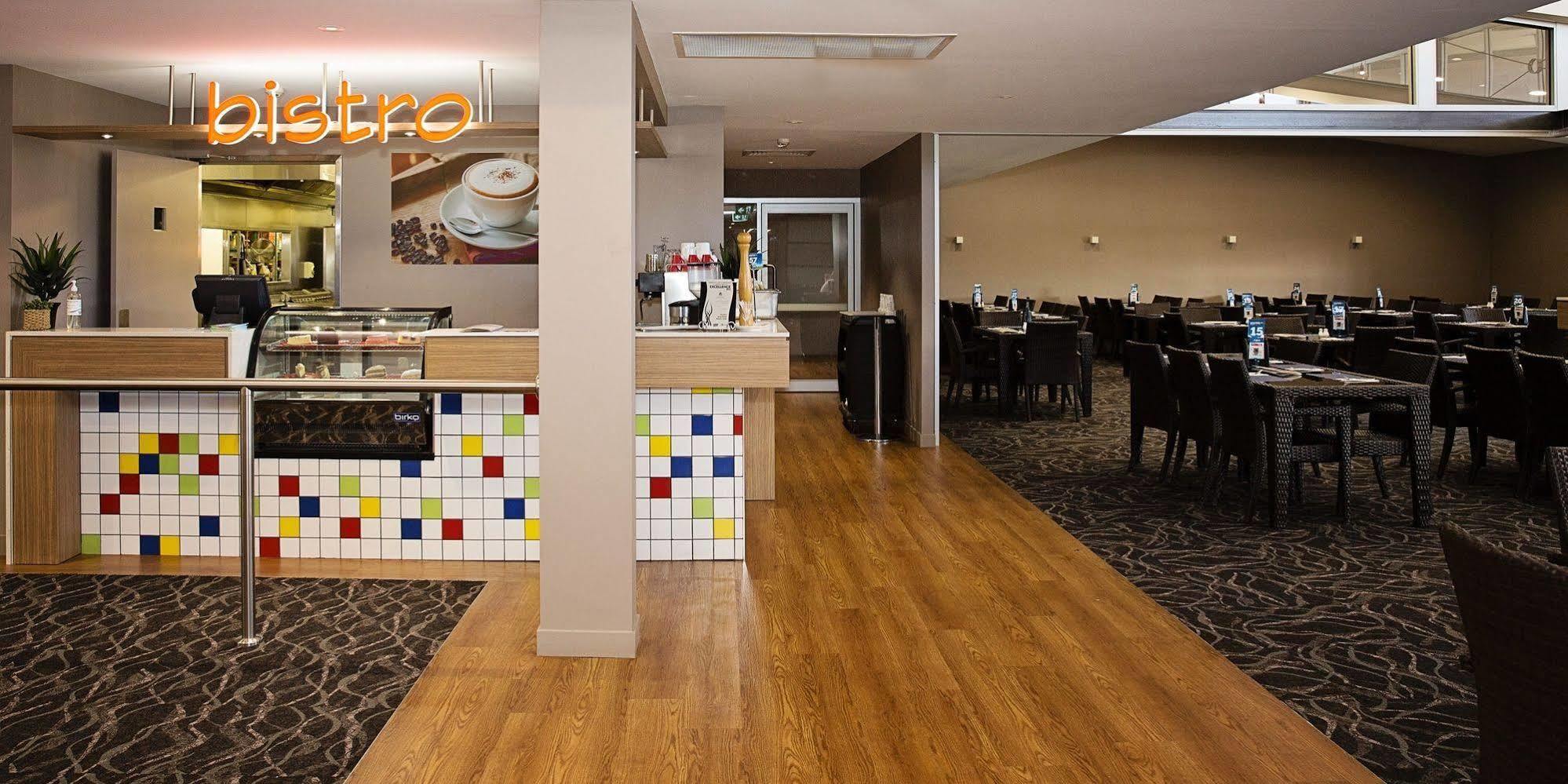 Motel White Lace Motor 4*