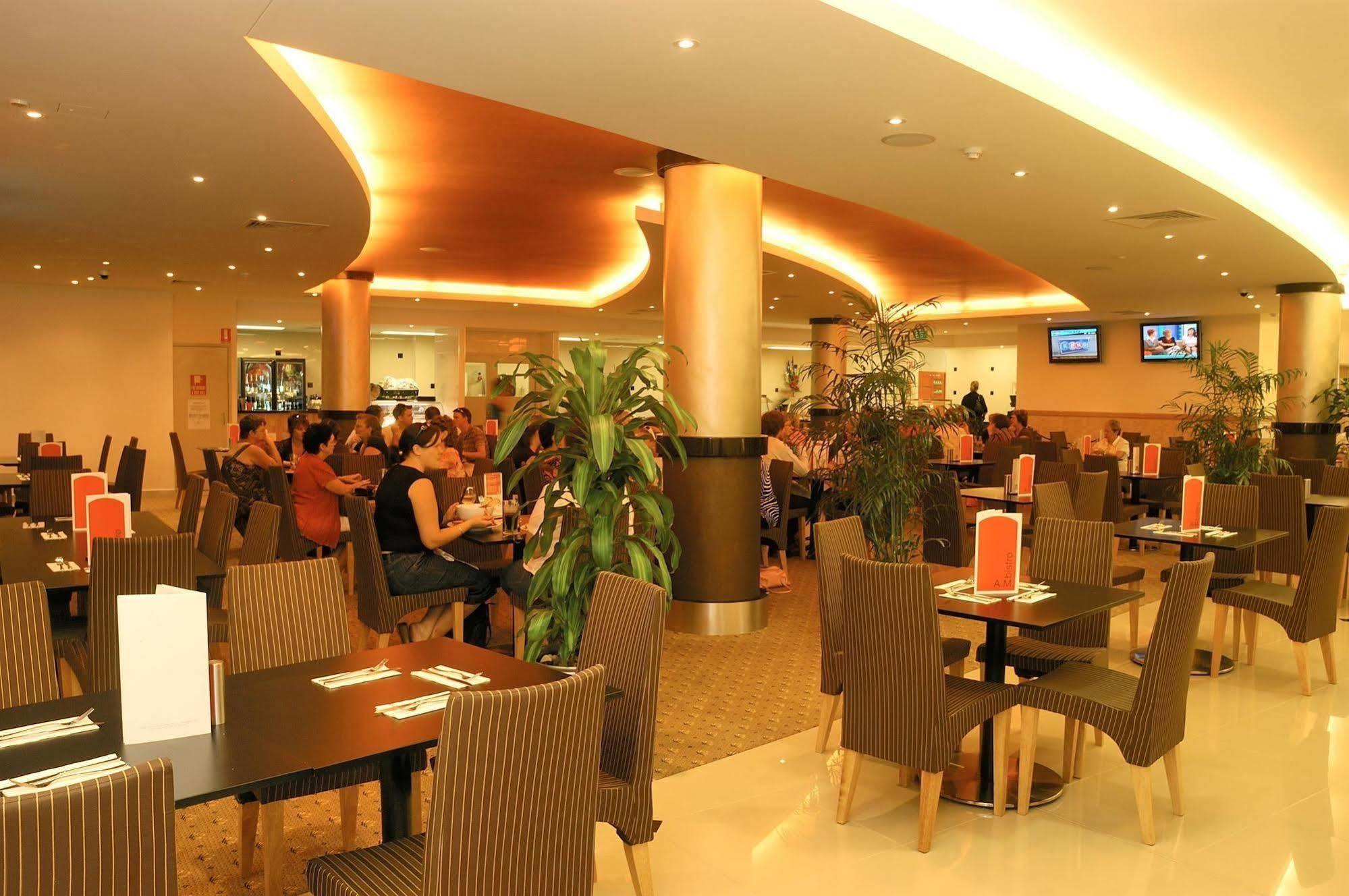 Rydges Hotel 4*