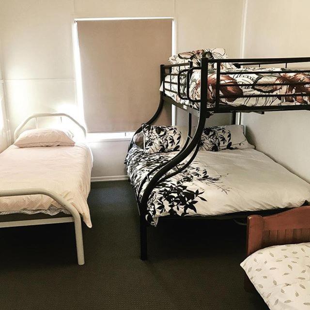 Quirky Queenslander 6 Bedroom *