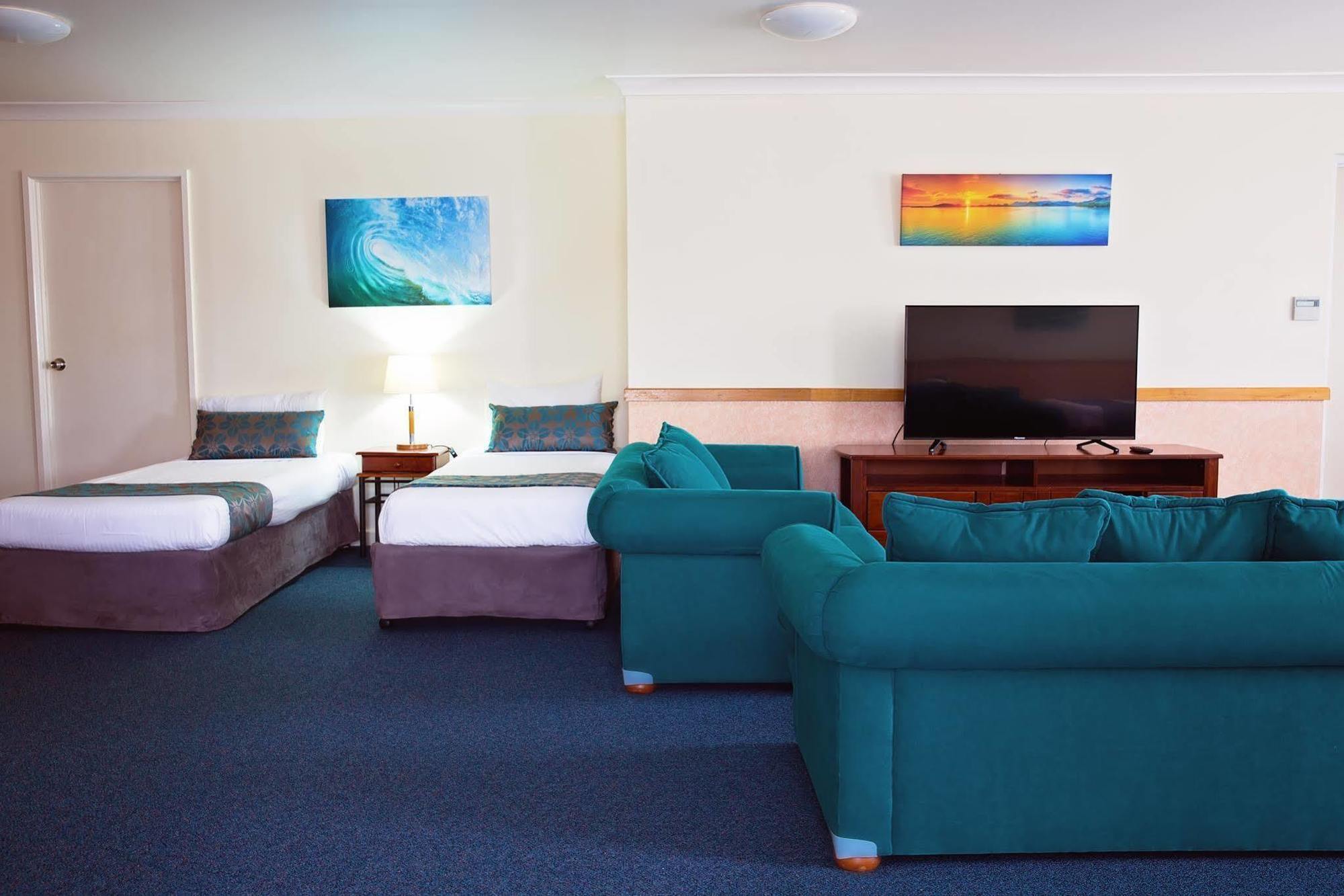 Motel White Lace Motor 4*