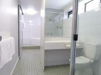 Reef 4* Mackay