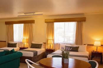 Motel White Lace Motor Mackay
