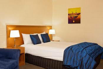 Motel White Lace Motor 4*