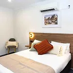 The Metropolitan Hotel