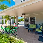 Mackay Oceanside Central Hotel Official