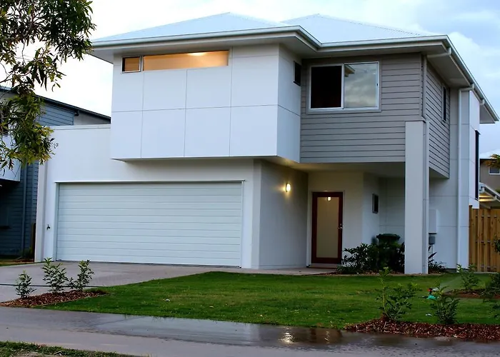 Petrie Beach Holiday Home