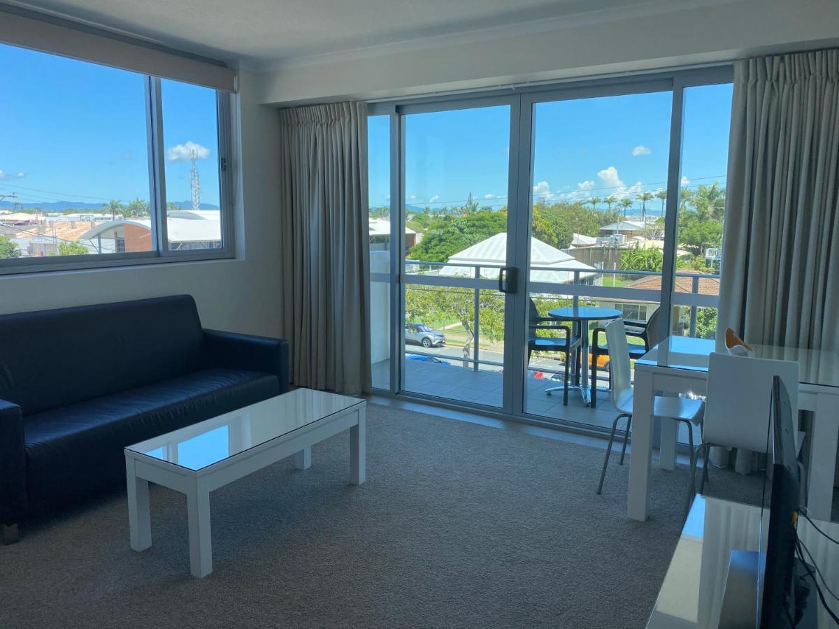 Apartment Airtrip On River Street, *
