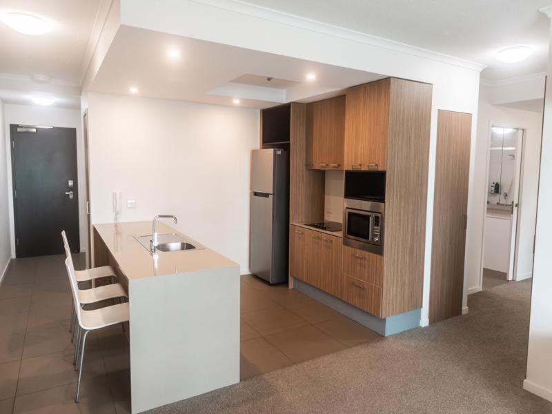 Apartment Airtrip On River Street, *