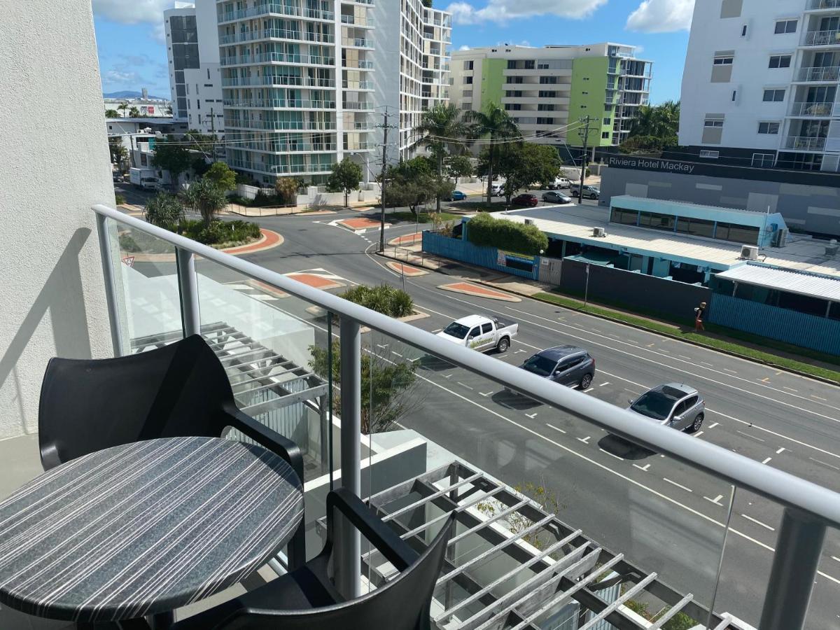 Apartment Airtrip On River Street, *