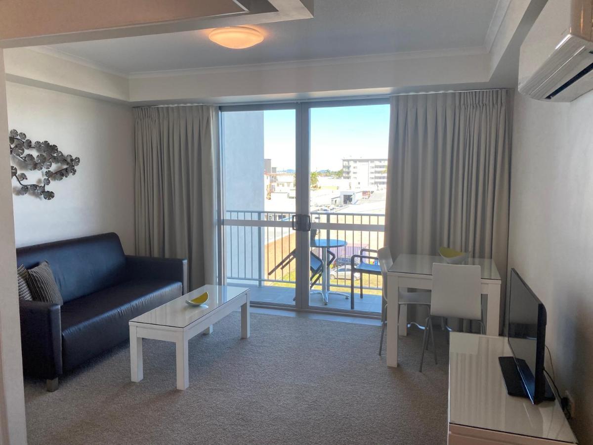 Apartment Airtrip On River Street,