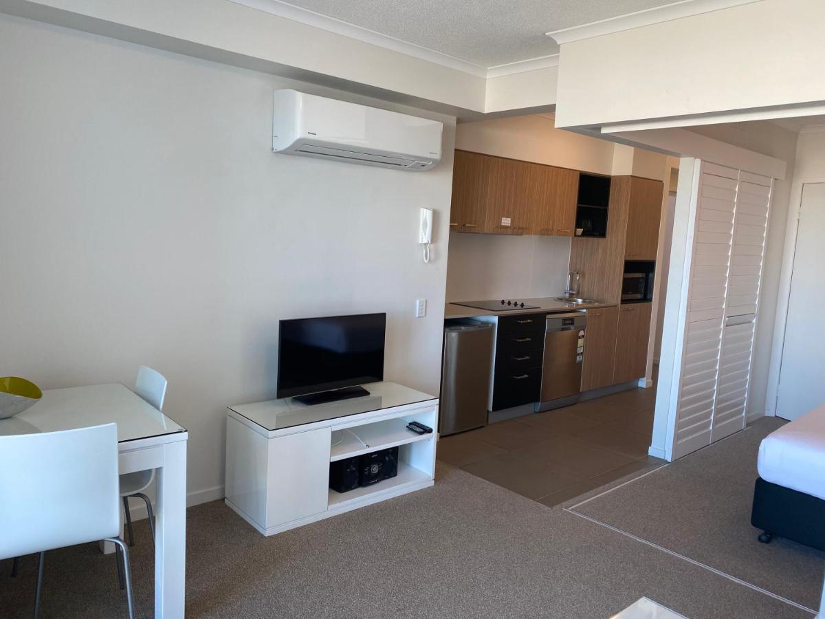 Apartment Airtrip On River Street,