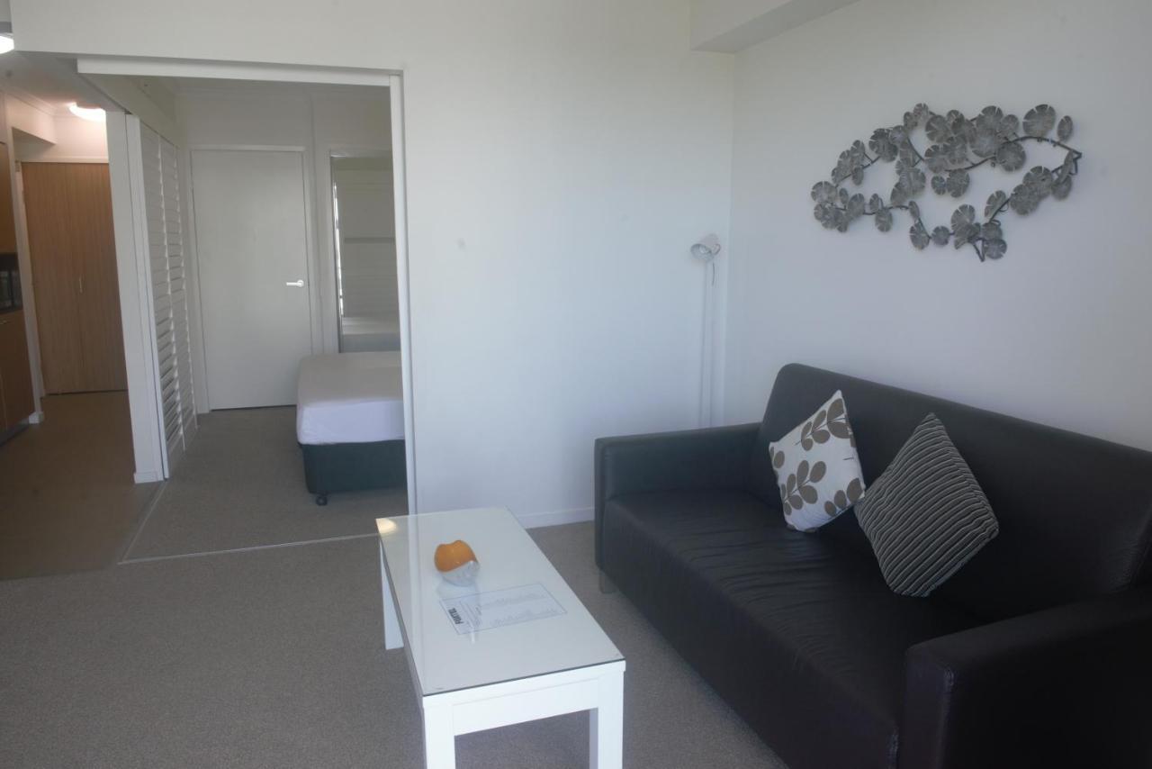 Apartment Airtrip On River Street,