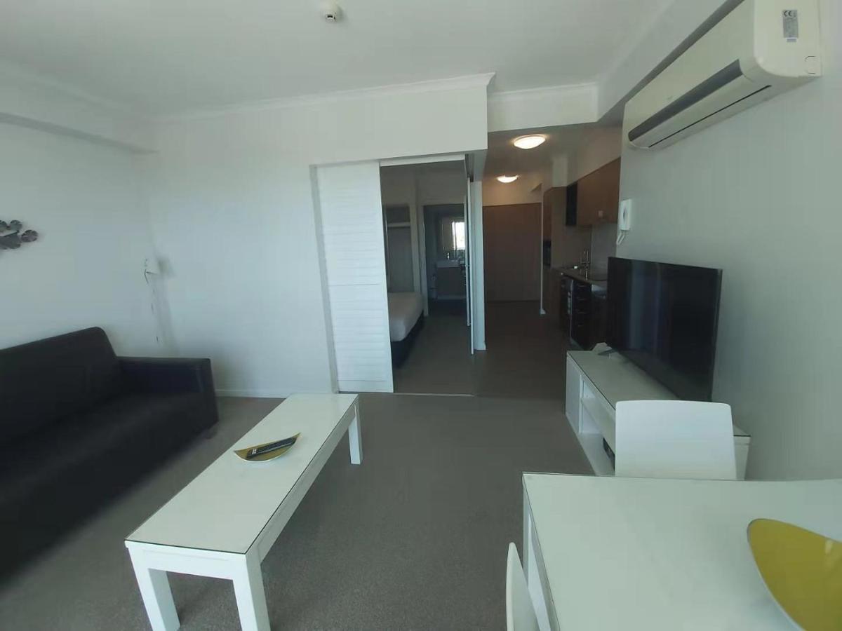 Apartment Airtrip On River Street,