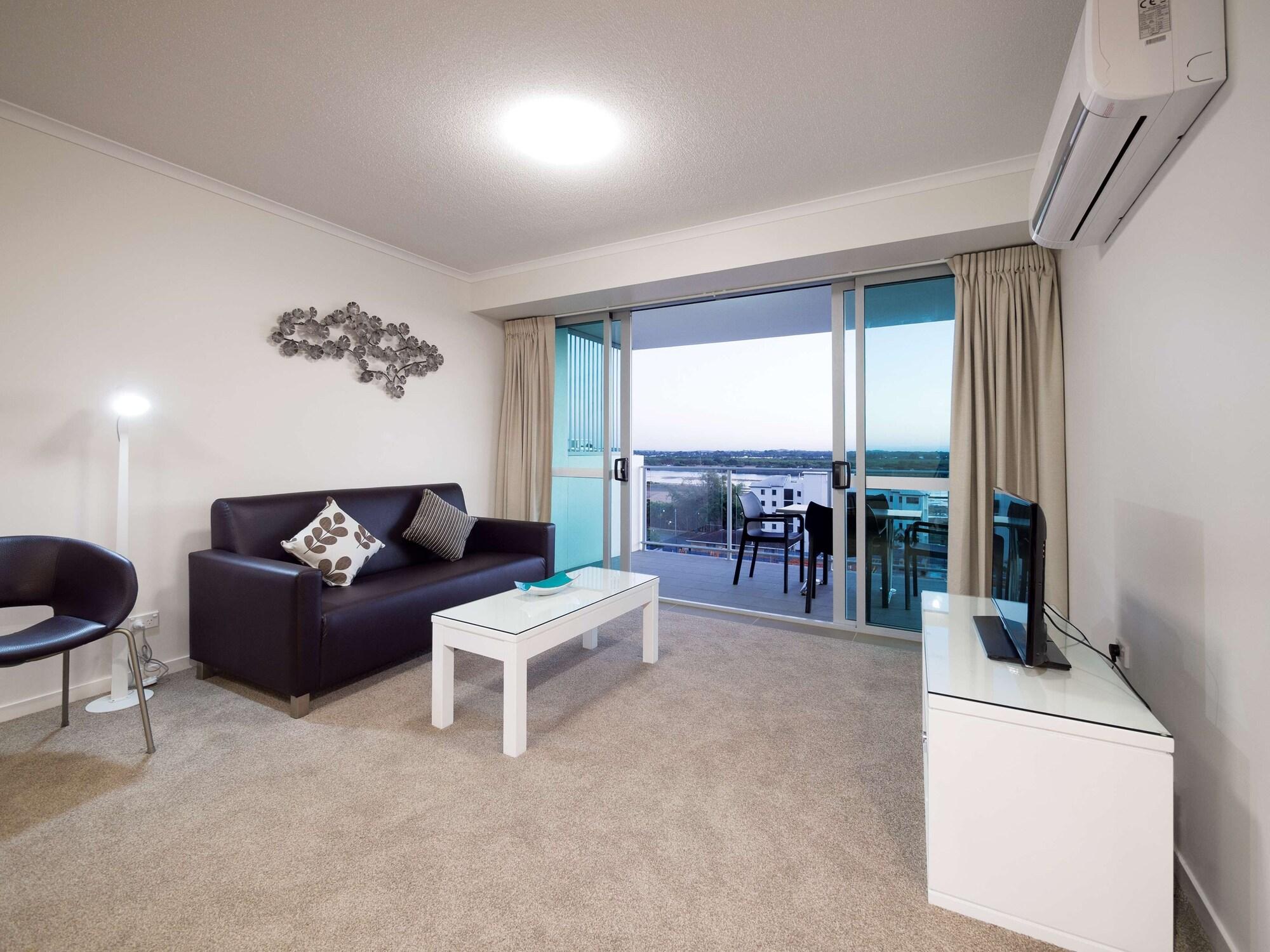 Aparthotel Oaks Rivermarque 4*