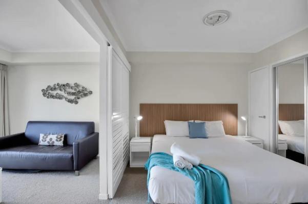 Airtrip On River Street, Apartment