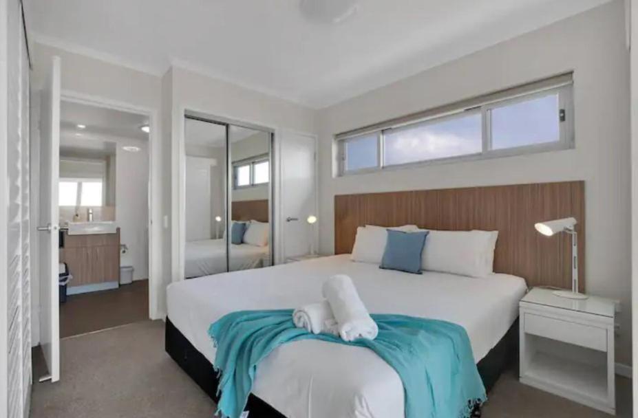 Apartment Airtrip On River Street, *
