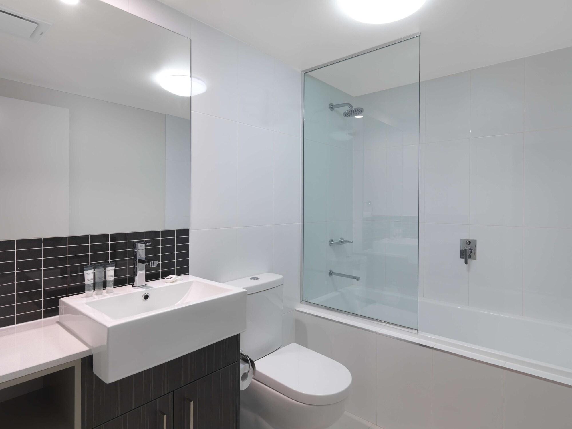 Aparthotel Oaks Rivermarque 4*