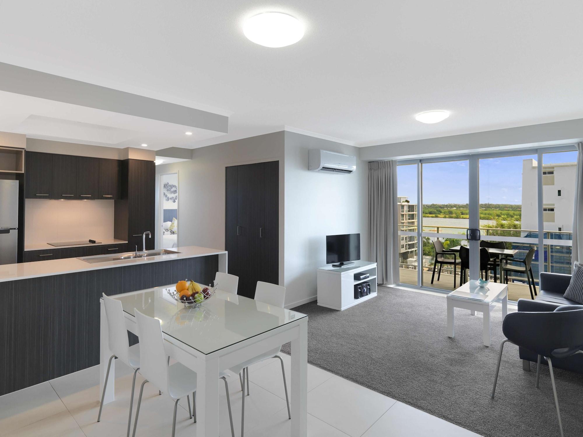 Aparthotel Oaks Rivermarque 4*