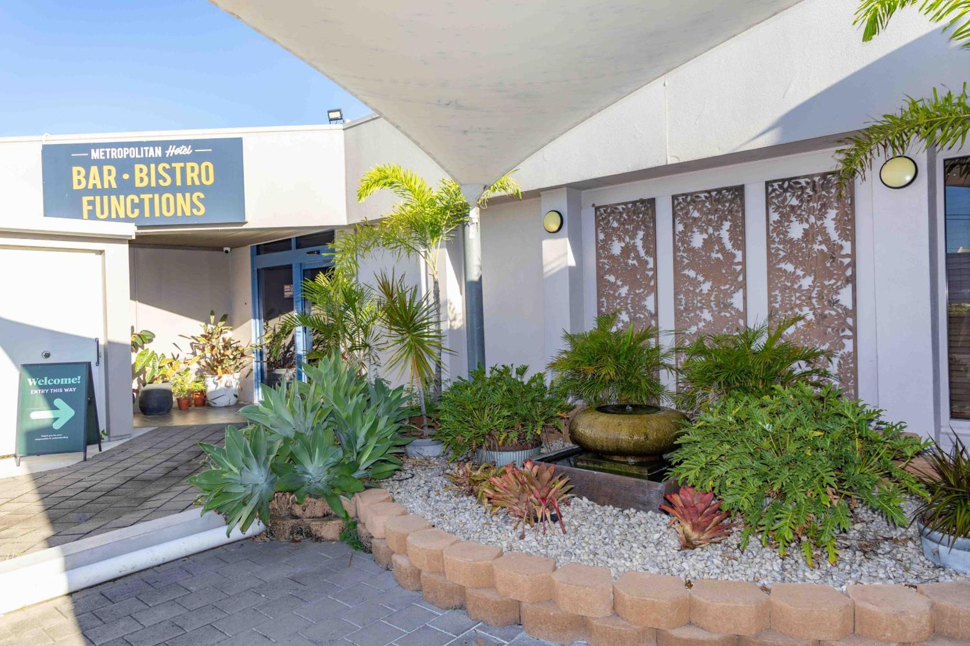 The Metropolitan Hotel 3*