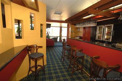 Reef Motel 4*
