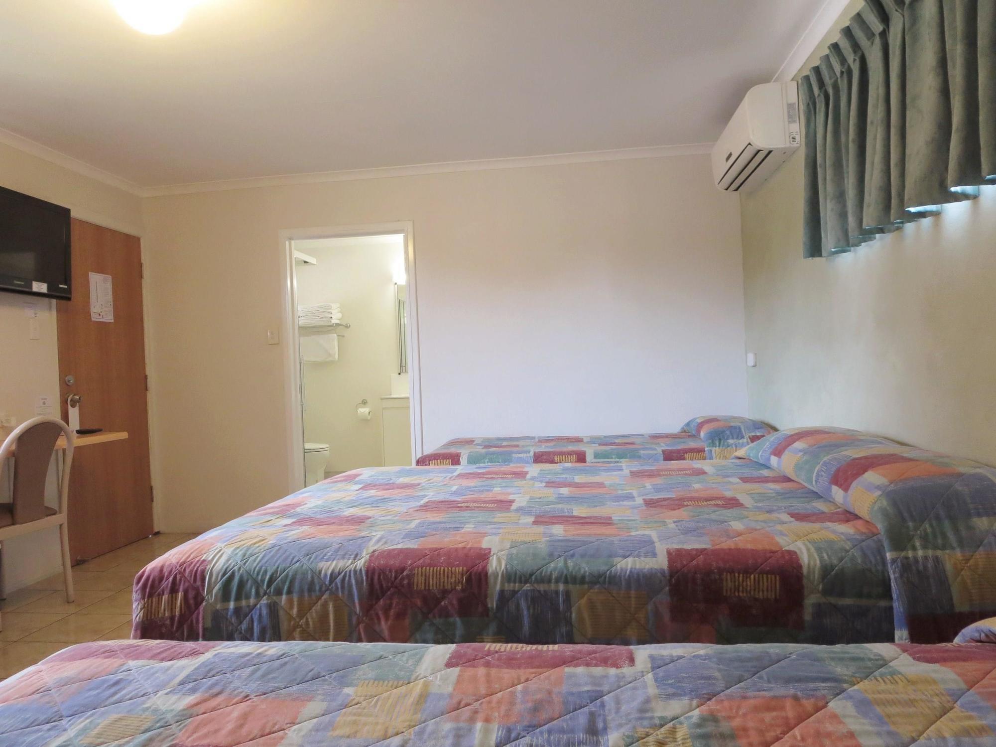 Galaxy Motor Motel