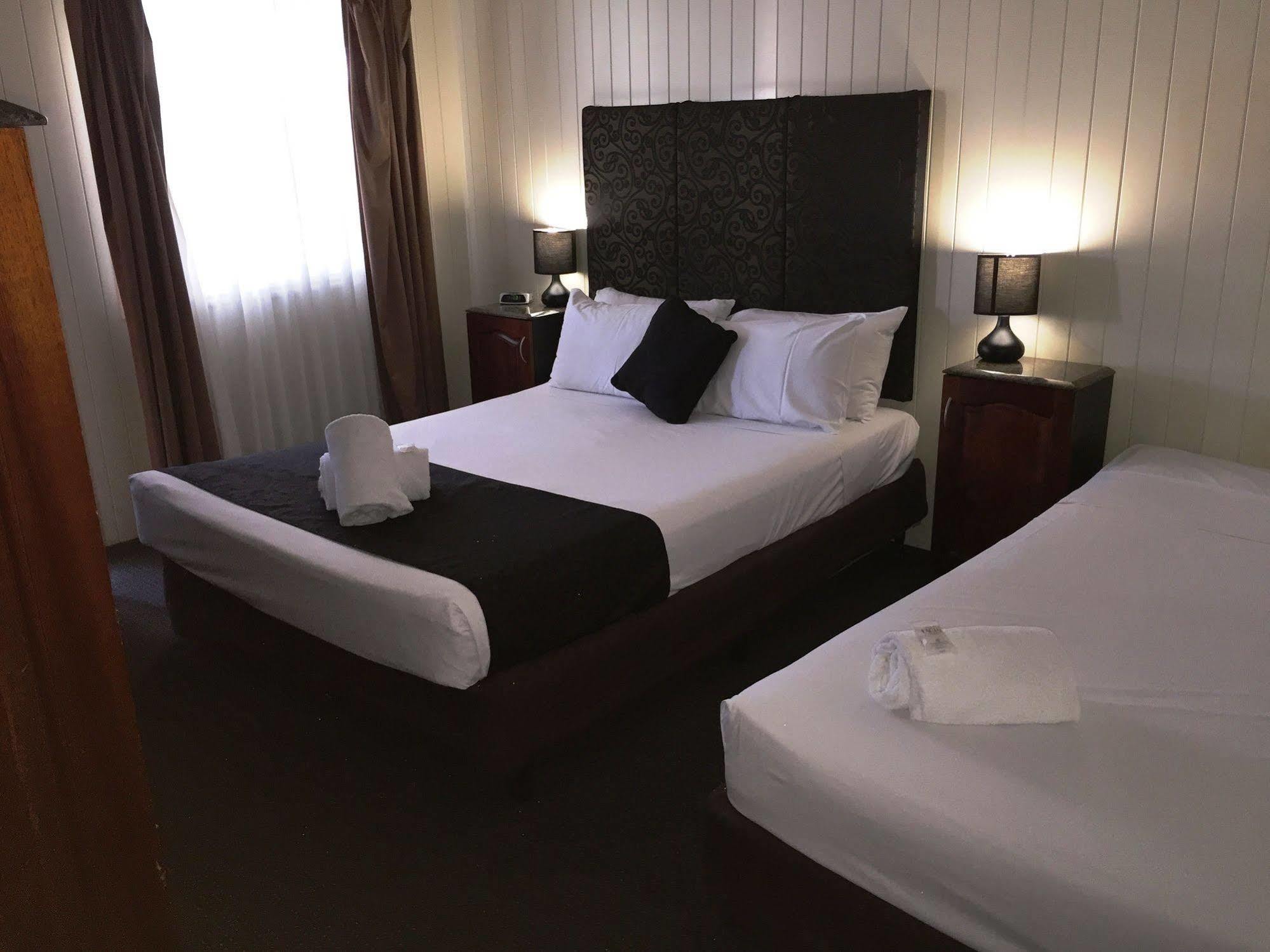 Country Plaza Motor Motel